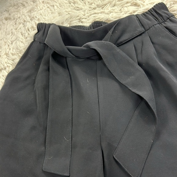 Lululemon Noir Short 5.5" Black - Picture 2 of 6